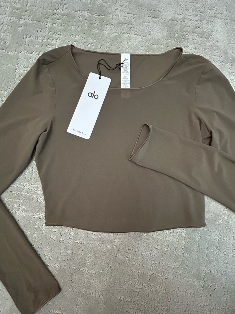 ALO Yoga Scoop Neck Long Sleeve Crop Top — Olive Taupe